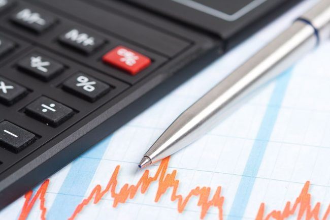 Four Tips to Increase Your Personal Training Salary 1 pen and calculator