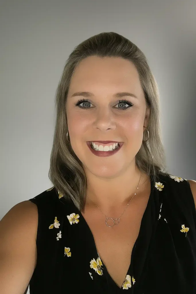 Sims Jeanne Headshot 2025 1