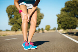 The 4 Keys to Injury Prevention Programming 1 Female Runner Knee Injury And Pain.